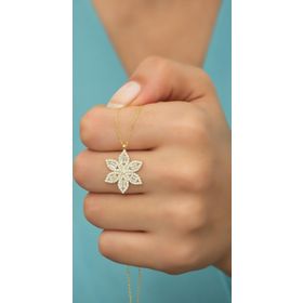 Nereze NRZ99758 Gold Baget Taşlı Çiçek 925 Ayar Gümüş Kolye