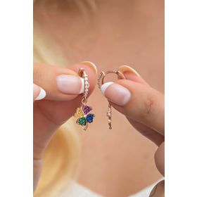 Nereze NRZ998578 925 Ayar Gümüş 10 mm Sallantılı Mix Taşlı Yonca Küpe