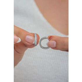 Nereze NRZ998595 925 Ayar Gümüş 15 mm Baget Taşlı Tamtur Küpe