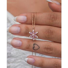 Nereze NRZ998646 925 Ayar Gümüş Pembe Taşlı Lotus Kamelya Çiçeği Kolye
