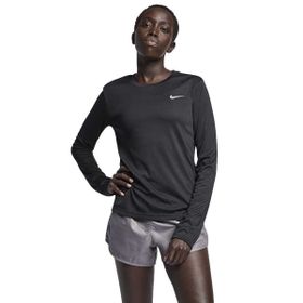 Nike AJ8128-010 Siyah Kadın T-shirt