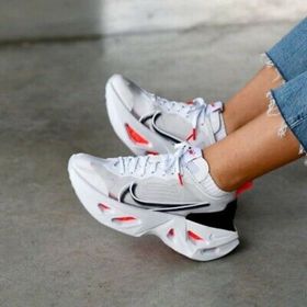 Nike BQ4800-100 Kadın Spor Ayakkabı