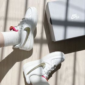 Nike DH9595-001 Air Force 1 LV8 Beyaz Kadın Spor Ayakkabı