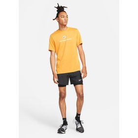 Nike DM4757-010 Dri-Fit Stride 18 cm Erkek Siyah Koşu Şort