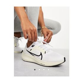 Nike DV3854-105 Air Zoom Pegasus 40 Beyaz Kadın Koşu Ayakkabısı
