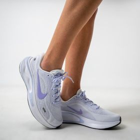 Nike FJ7765-113 Journey Run Beyaz Kadın Koşu Ayakkabısı
