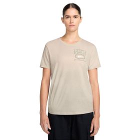 Nike IB2447-104 Club Beyaz Günlük Stil Kadın T-shirt