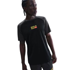 Nike IH4069-010 Siyah City Marathon Stride Erkek Koşu T-Shirt