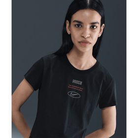 Nike IH8506-010 Siyah Sportswear Graphic Kadın T-Shirt