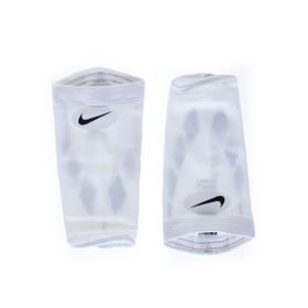Nike SE0173-103 Beyaz Guard Lock Elite Tekmelik