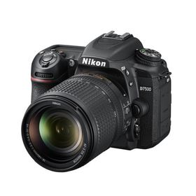Nikon D7500 + 18-140 mm VR Lens Kit