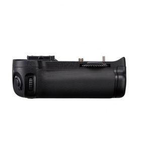Nikon MB-D11 D7000 Battery Grip