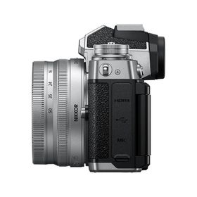 Nikon Z FC 16-50 mm Lens Gümüş Aynasız Dijital Fotoğraf Makinesi