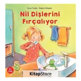 Nil Dişlerini Fırçalıyor