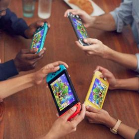 Nintendo Switch Lite Turkuaz Oyun Konsolu + The Legend Of Zelda Breath Wild