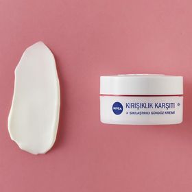 Nivea 45+ Yaş 50 ml Kırışıklık Karşıtı Sıkılaştırıcı Krem
