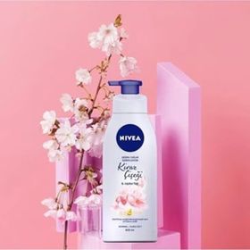 Nivea Body 400 ml Kiraz Çiçeği ve Jojoba Yağı Vücut Losyonu