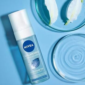 Nivea Pearl & Beauty Antiperspirant Kadın Sprey Deodorant 150 ml + Yüz Temizleme Köpüğü 150 ml