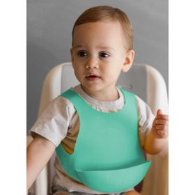 Oioi Yeşil Vakum Tabanlı Silikon Bebek Mama Tabağı