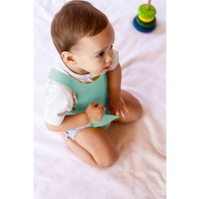 Oioi Yeşil Vakum Tabanlı Silikon Bebek Mama Tabağı