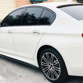 Omsa Bmw G30 5 Serisi Piano Black 2017 ve Sonrası Marşpiyel