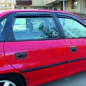 Opel Astra F Sedan Mügen Cam Rüzgarlığı