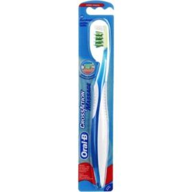 Oral-B Cross Action Massage Medium Diş Fırçası