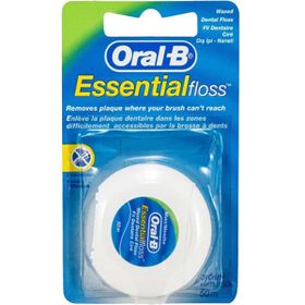 Oral-B Naneli Mumlu 50 m Diş İpi