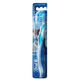 Oral-B Pro Expert +8 Yaş Froze Yumuşak Diş Fırçası