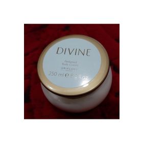 Oriflame Divine 250 ml Parfümlü Vücut Kremi