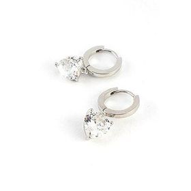 Oseshop Pırlanta Parlaklığında Zirkon Taşlı 925 Ayar Gümüş Sallantılı Kalp Küpe