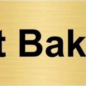 Özarslan Dizayn Cilt Bakımı 10x20 cm Altın Renk Metal Yönlendirme Levhası