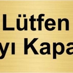 Özarslan Dizayn Lütfen Kapıyı Kapatınız 7x20 cm Altın Renk Metal Yönlendirme Levhası