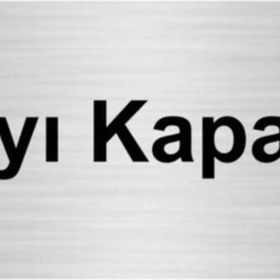 Özarslan Dizayn Lütfen Kapıyı Kapatınız 7x20 cm Gümüş Renk Metal Yönlendirme Levhası