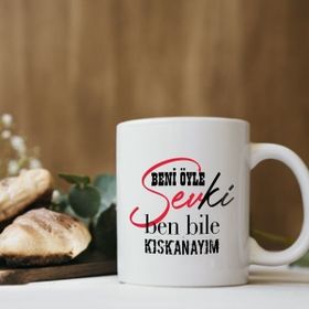 Özgüvenal Duvar Yazısı Baskılı Beyaz Kupa Bardak