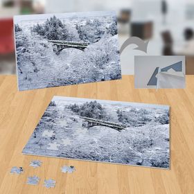 P066 Karlı Ağaçlar Arasında Tren 99 Parça Puzzle Yapboz