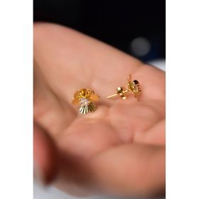 Papatya Silver 925 Ayar Gümüş Gold Kaplama Kristal Kesim Frezya Çiçeği Çivili Küpe