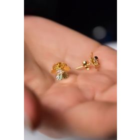 Papatya Silver 925 Ayar Gümüş Gold Kaplama Kristal Kesim Frezya Çiçeği Çivili Küpe