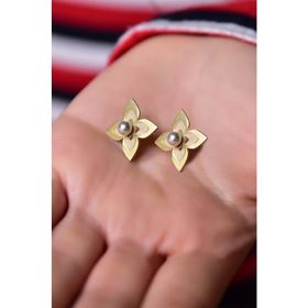 Papatya Silver 925 Ayar Gümüş Gold Rodyum Kaplama Lilyum Çiçeği Çivili Küpe