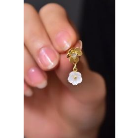 Papatya Silver 925 Ayar Gümüş Hediyeli Gold Kaplama Frezya Ve Sedef Manolya Çiçeği Küpe