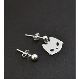 Papatya Silver 925 Ayar Gümüş Kedi Model Çivili Kadın Top Gümüş Küpe