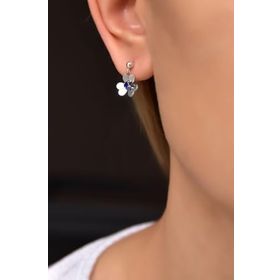 Papatya Silver 925 Ayar Gümüş Rodyum Kaplama Hediyeli Lacivert Taşlı Frezya Çiçeği Küpe