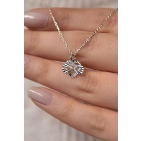 Papatya Silver 925 Ayar Gümüş Rodyum Kaplama Kristal Kesim Kalp Sonsuzluk Kolye