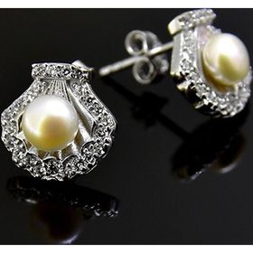 Papatya Silver 925 Ayar Gümüş Rodyum Kaplama Taşlı Çivili İnci Küpe