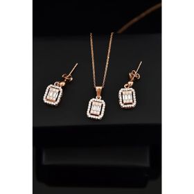 Papatya Silver 925 Ayar Gümüş Rose Kaplama Zirkon Baget Taşlı Çivili Küpe ve Tepelikli Baget Kare Taş Kolye Set