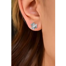 Papatya Silver 925 Ayar Gümüş Sim Toplu Çivili Frezya Çiçeği Küpe