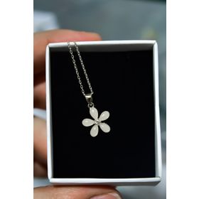 Papatya Silver 925 Ayar Rodyum Kaplama Ay Taşı Yasemin Çiçeği Gümüş Kolye
