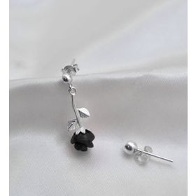 Papatya Silver 925 Ayar Rodyum Kaplama Siyah Gül Model Çivili Kadın Gümüş Küpe
