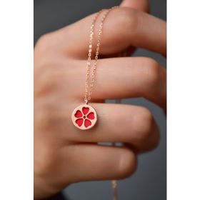 Papatya Silver 925 Ayar Rose Kaplama Kırmızı Plaka Üzeri Yonca Kadın Gümüş Kolye