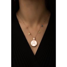 Papatya Silver 925 Ayar Rose Kaplama Top Zincirli Tasarım Şans Parçalı Beyaz Zeminli A Harf Kadın Gümüş Kolye